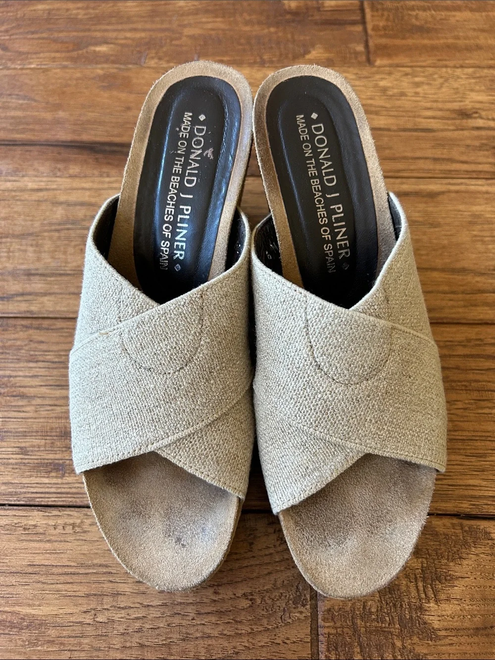 Donald J Pliner Bonbon Crisscross Wedge Heel Sandals Natural Beige Size 6